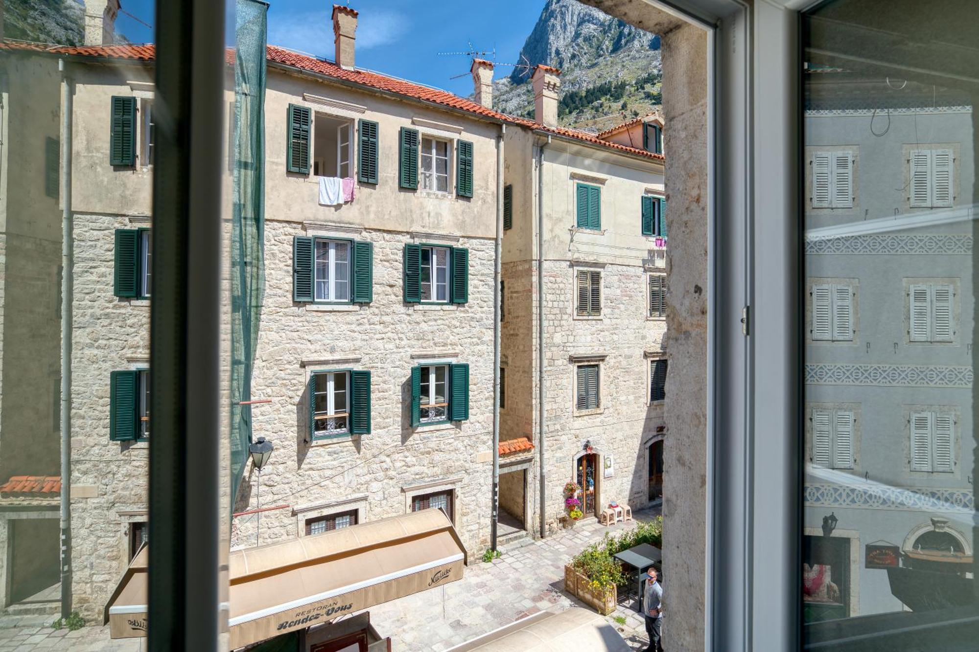 Hotel Rendez Vous Kotor Exterior foto