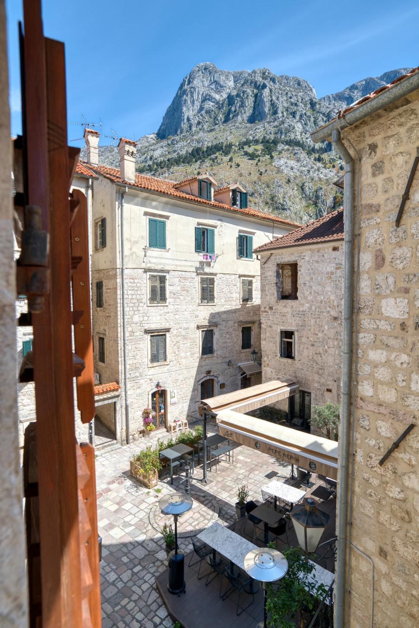 Hotel Rendez Vous Kotor Exterior foto